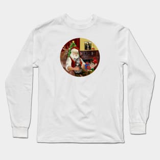 Santa at Home with his Brown Tabby Cat Long Sleeve T-Shirt